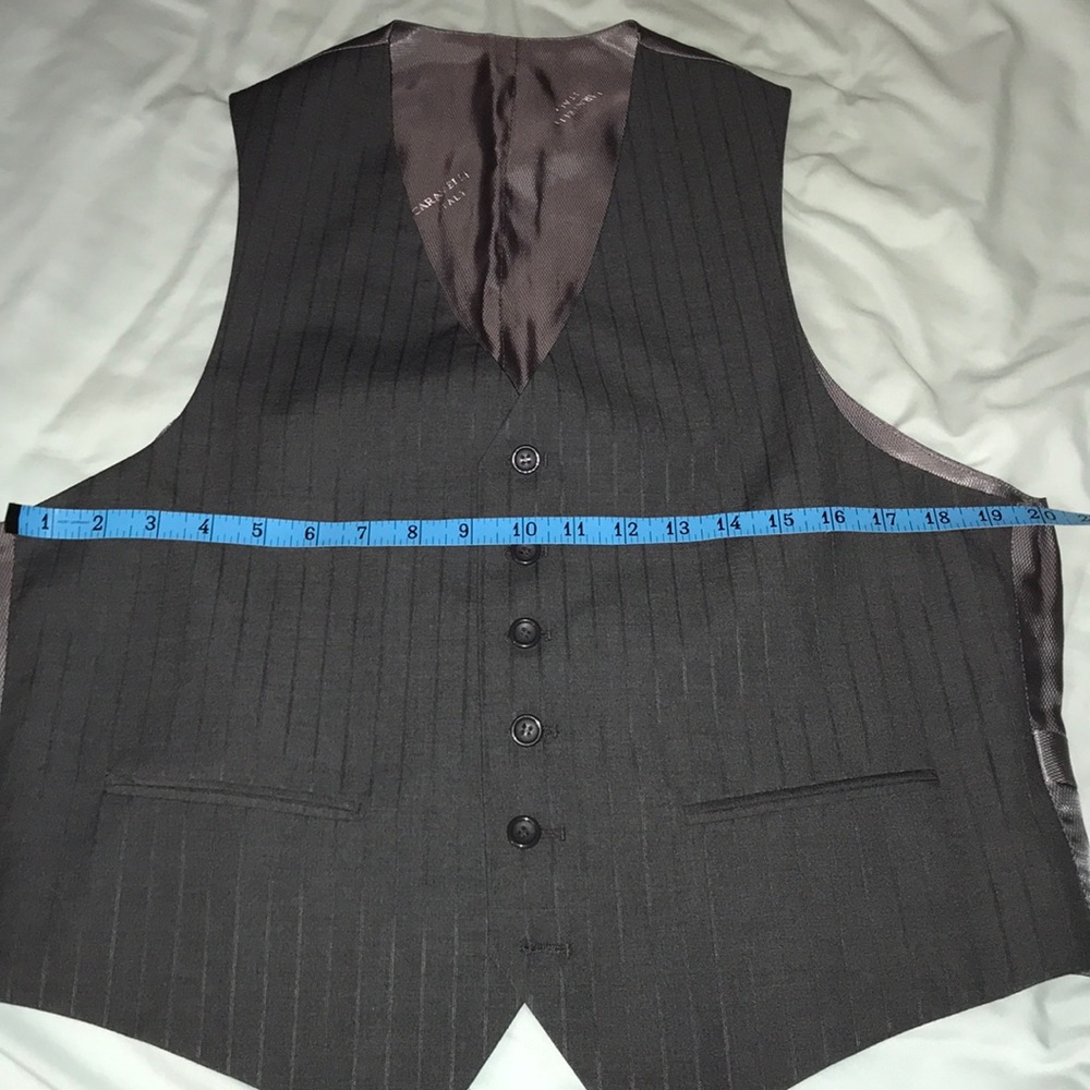 Vest - Picture 4 of 5